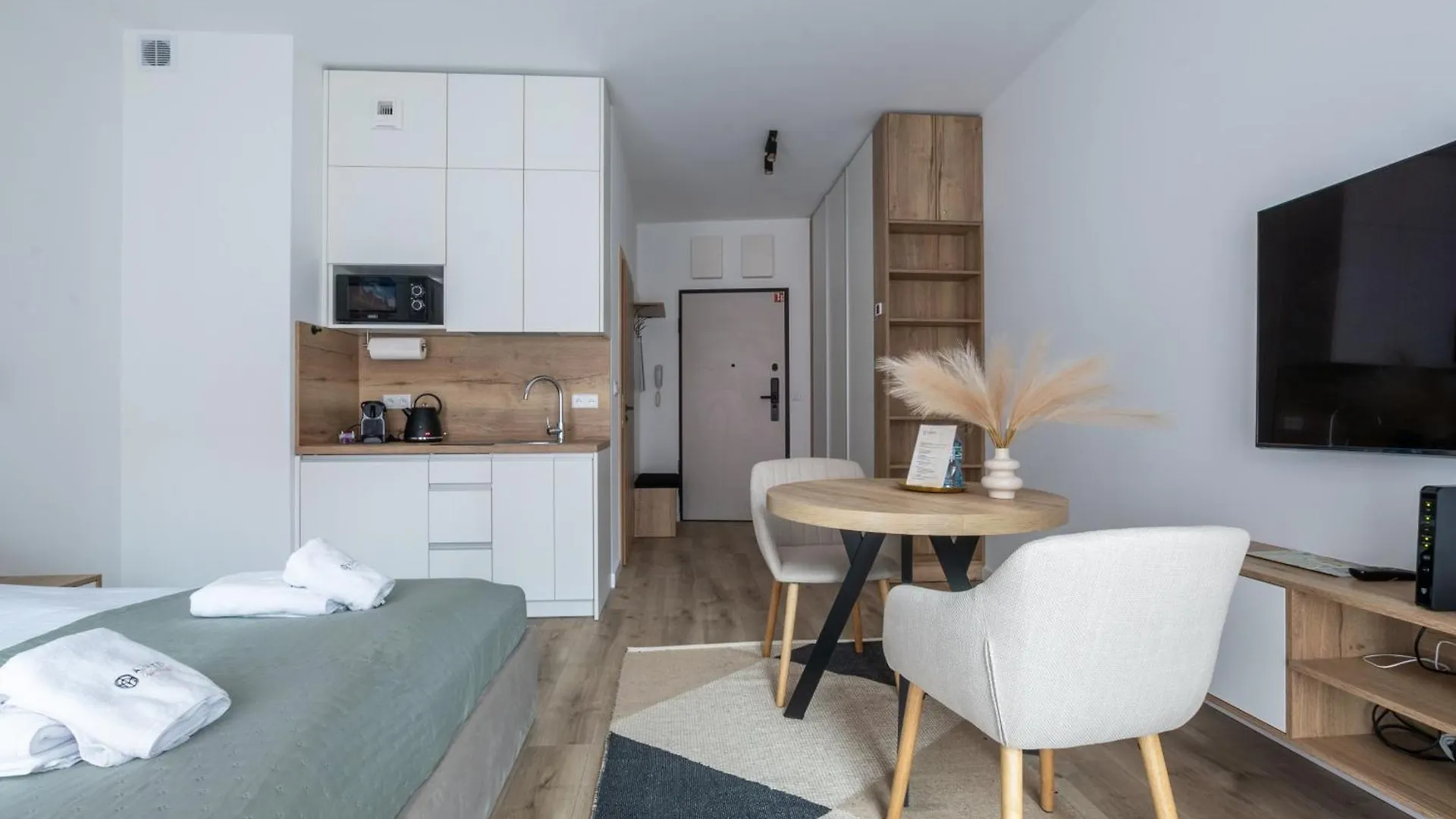 Alqueen Apartments Chmielna 110 Гданьск